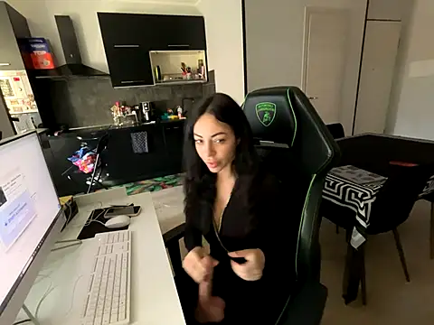 Snapshot of Chloe_Ricci chatting on 3, 11, 2025 Chloe Ricci online show from 3, 11, 2025