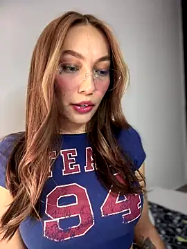Snapshot of MichelleFerry_ chatting on 5, 12, 2024 MichelleFerry  online show from 5, 12, 2024