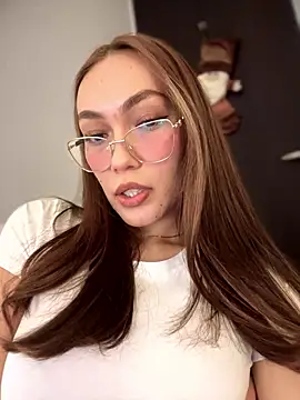 Snapshot of MichelleFerry_ chatting on 6, 12, 2024 MichelleFerry  online show from 6, 12, 2024