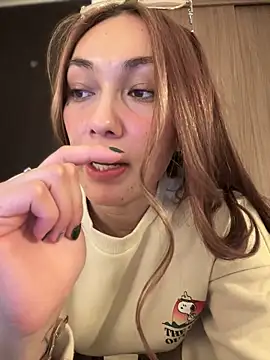 Snapshot of MichelleFerry_ chatting on 1, 2, 2025 MichelleFerry  online show from 1, 2, 2025