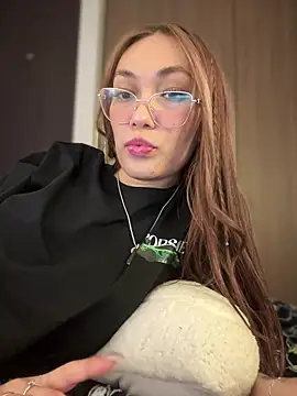 Snapshot of MichelleFerry_ chatting on 10, 2, 2025 MichelleFerry  online show from 10, 2, 2025
