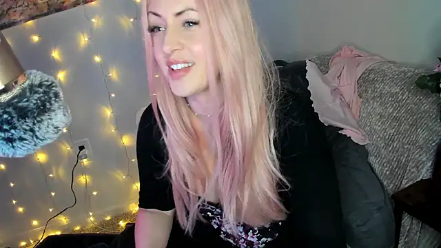 Snapshot of lovejulietxo chatting on 3, 12, 2024 lovejulietxo online show from 3, 12, 2024