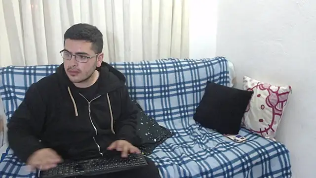 Snapshot of luxury_sex_17 chatting on 3, 1, 2025 luxury sex 17 online show from 3, 1, 2025