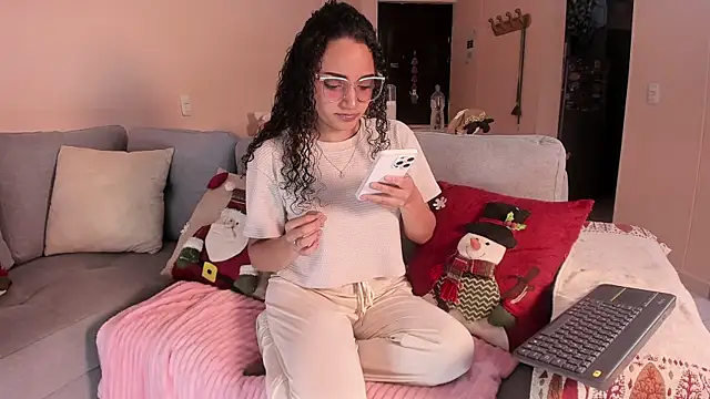 DAHLIA BROWNIE online show from 1, 12, 2025