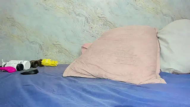 Snapshot of jones_maddy_ chatting on 23, 1, 2025 jones maddy online show from 23, 1, 2025