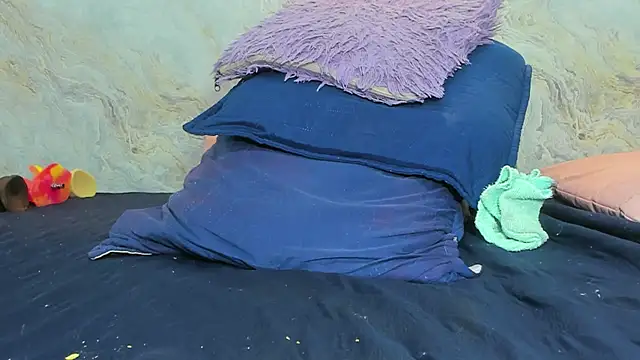 Snapshot of jones_maddy_ chatting on 10, 2, 2025 jones maddy online show from 10, 2, 2025