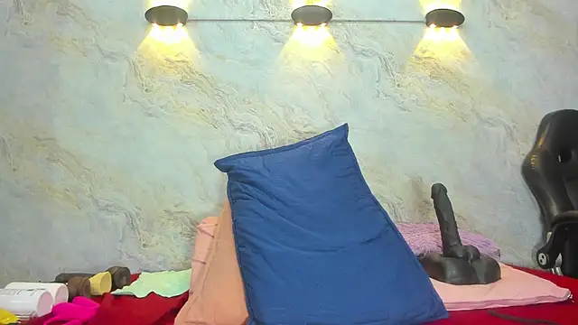 Snapshot of jones_maddy_ chatting on 12, 2, 2025 jones maddy online show from 12, 2, 2025