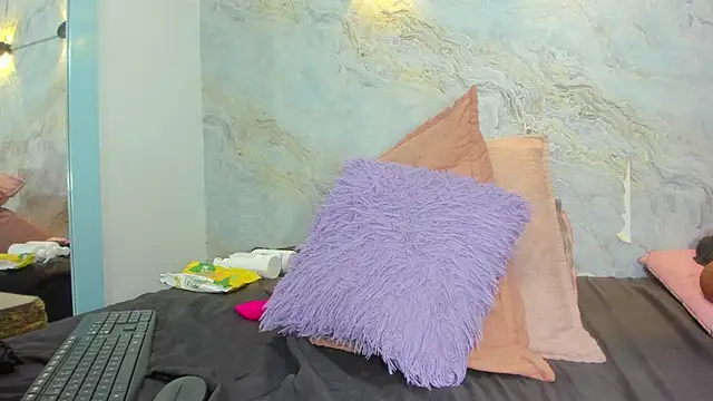 Snapshot of jones_maddy_ chatting on 25, 2, 2025 jones maddy online show from 25, 2, 2025