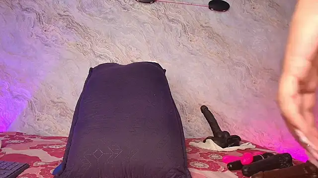 Snapshot of jones_maddy_ chatting on 13, 9, 2025 jones maddy online show from 13, 9, 2025