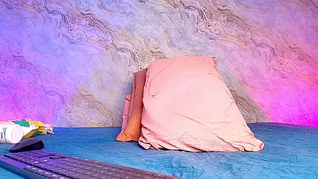 Snapshot of jones_maddy_ chatting on 21, 10, 2025 jones maddy online show from 21, 10, 2025