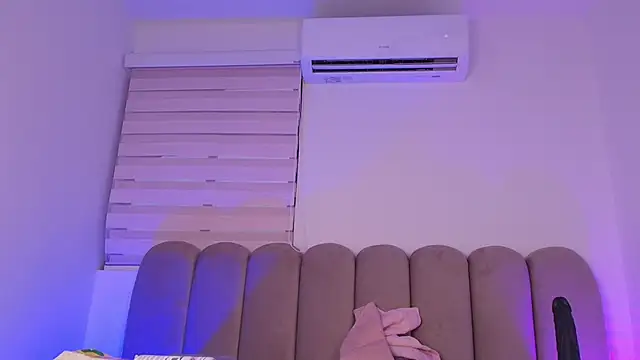 Snapshot of jones_maddy_ chatting on 20, 11, 2025 jones maddy online show from 20, 11, 2025