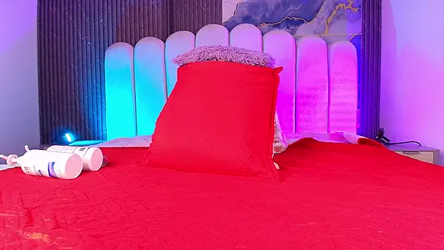 jones maddy  online show from 3, 12, 2025