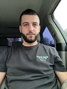 ElChapoGuzman95 online show from 2, 2, 2025