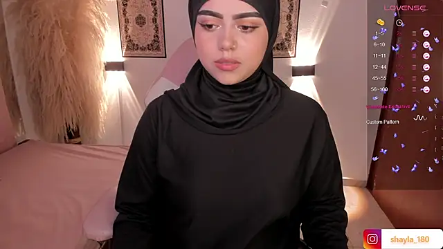 Snapshot of shayla_18 chatting on 4, 2, 2025 shayla 18 online show from 4, 2, 2025