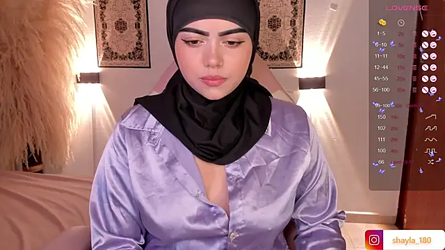 Snapshot of shayla_18 chatting on 6, 2, 2025 shayla 18 online show from 6, 2, 2025