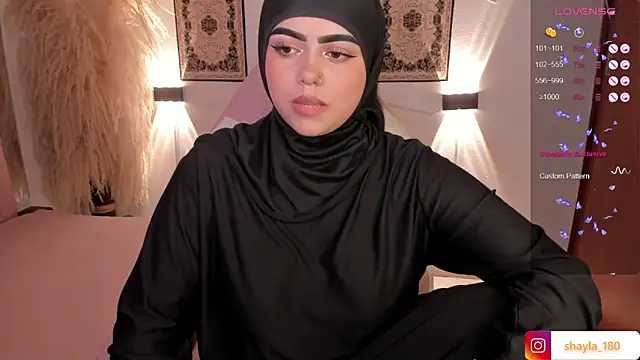 Snapshot of shayla_18 chatting on 8, 2, 2025 shayla 18 online show from 8, 2, 2025