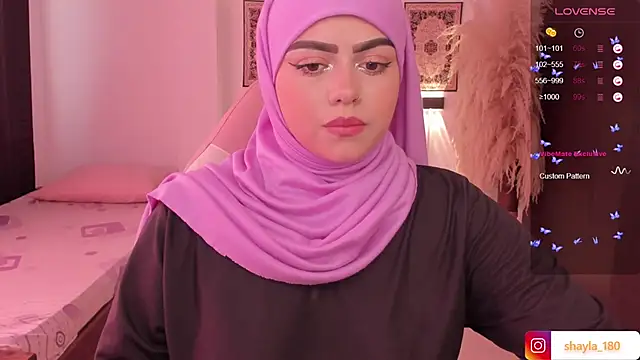 Snapshot of shayla_18 chatting on 3, 3, 2025 shayla 18 online show from 3, 3, 2025