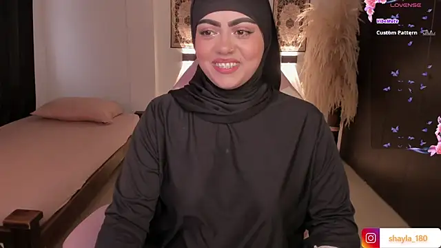 Snapshot of shayla_18 chatting on 6, 3, 2025 shayla 18 online show from 6, 3, 2025