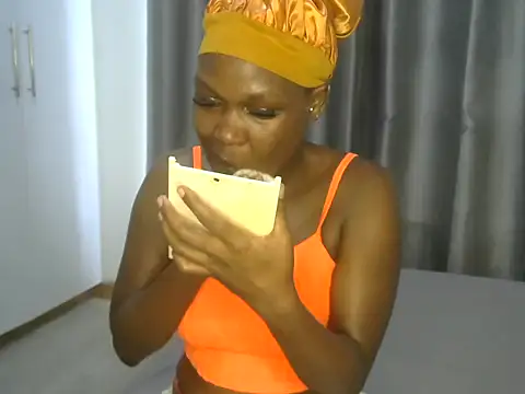 Snapshot of East_queen chatting on 1, 2, 2025 East queen online show from 1, 2, 2025