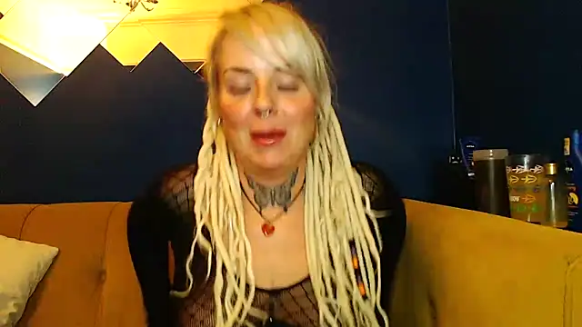 pixiedreadx online show from 21, 10, 2025