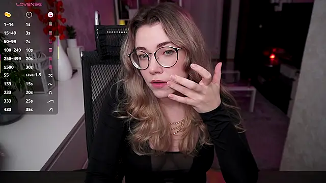 Snapshot of RemyCute chatting on 29, 10, 2025 RemyCute online show from 29, 10, 2025