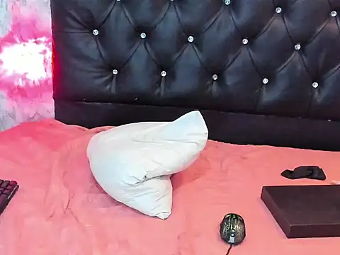 Snapshot of TATIANA_LOPEZ19 chatting on 21, 1, 2025 TATIANA LOPEZ19 online show from 21, 1, 2025