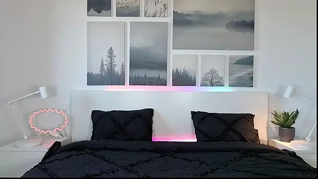 Lara-CumKitten online show from 4, 2, 2025