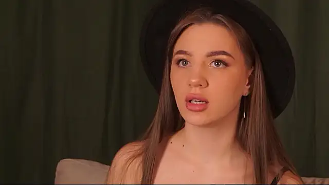 Snapshot of MaryHillty chatting on 5, 12, 2024 MaryHillty online show from 5, 12, 2024