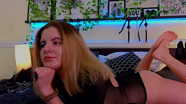 EvaTyrell online show from 3, 12, 2024