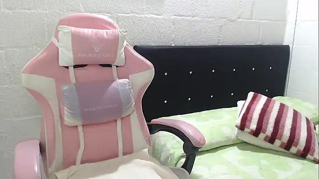 Snapshot of jade04_roberts chatting on 5, 2, 2026 jade04 roberts online show from 5, 2, 2026