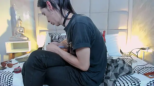 Hecatee 77 online show from 13, 12, 2025