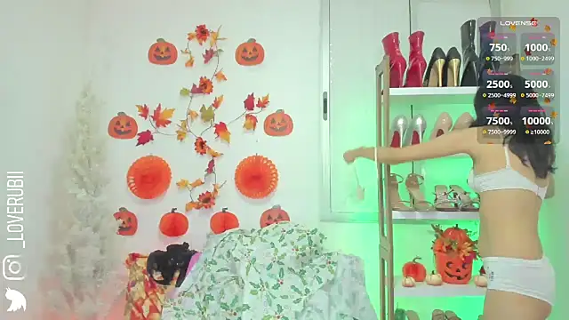 Snapshot of loverubii chatting on 7, 11, 2025 loverubii online show from 7, 11, 2025