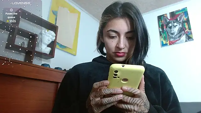 ZoeBakers  online show from 13, 12, 2024
