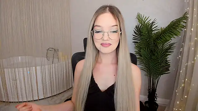 FloweryLove 1 online show from 14, 1, 2025