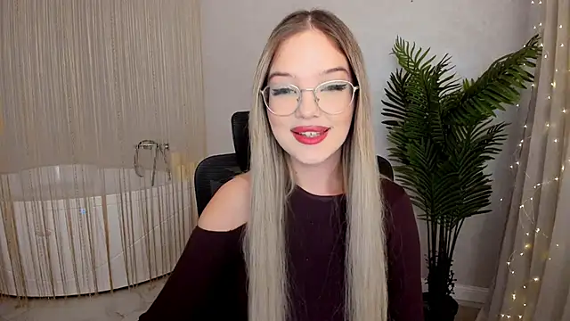 FloweryLove 1 online show from 14, 1, 2025