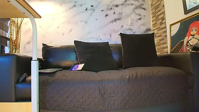 Sophie LittleS online show from 5, 12, 2025