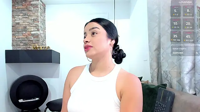 Paula Desousa online show from 10, 11, 2025