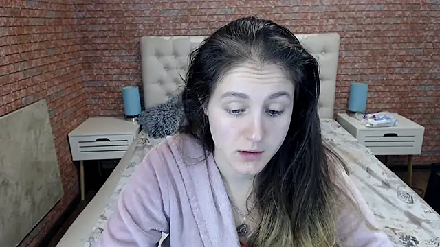 Holliy Cooper online show from 14, 10, 2025