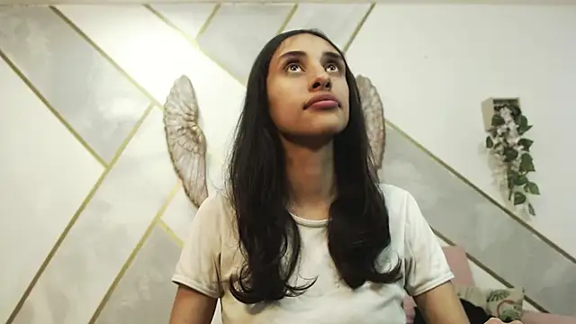 Snapshot of RoxanaCyrano_ chatting on 8, 10, 2025 RoxanaCyrano online show from 8, 10, 2025