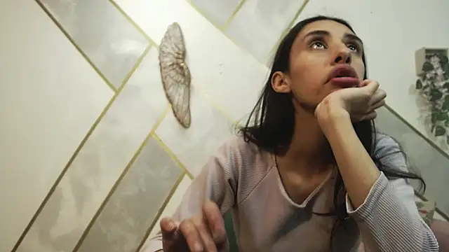 Snapshot of RoxanaCyrano_ chatting on 9, 10, 2025 RoxanaCyrano online show from 9, 10, 2025