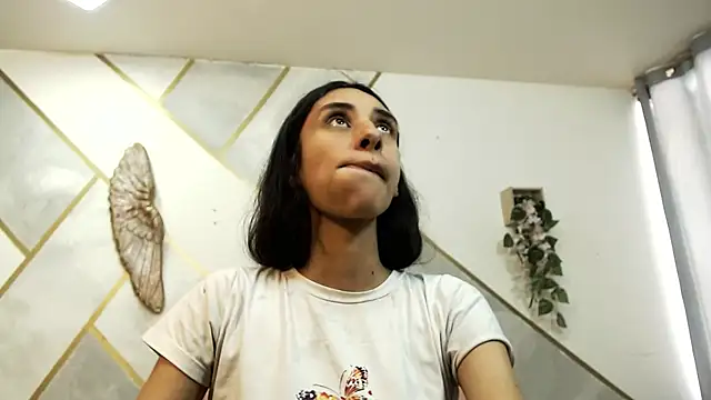 Snapshot of RoxanaCyrano_ chatting on 14, 10, 2025 RoxanaCyrano online show from 14, 10, 2025