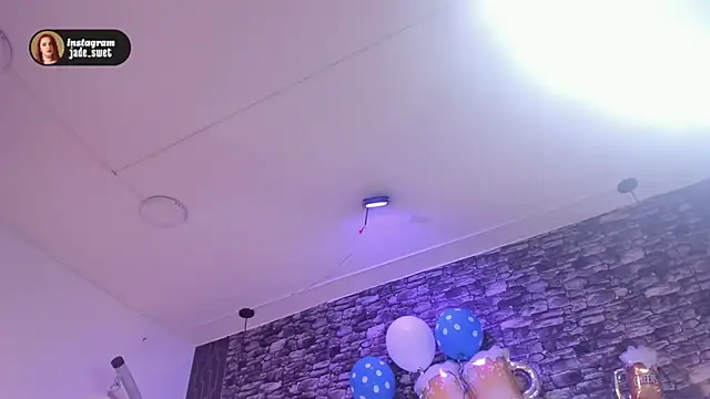 Snapshot of jade_swet chatting on 12, 10, 2025 jade swet online show from 12, 10, 2025