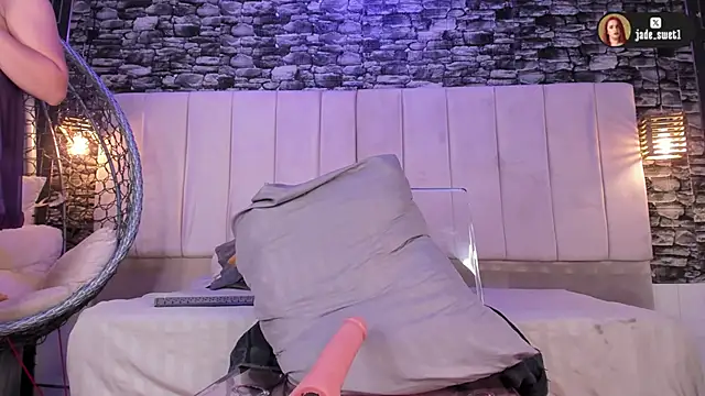 Snapshot of jade_swet chatting on 9, 11, 2025 jade swet online show from 9, 11, 2025