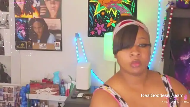 Snapshot of temptressbeauty24 chatting on 5, 2, 2026 temptressbeauty24 online show from 5, 2, 2026