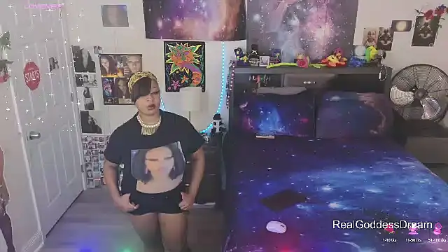 Snapshot of temptressbeauty24 chatting on 6, 2, 2026 temptressbeauty24 online show from 6, 2, 2026