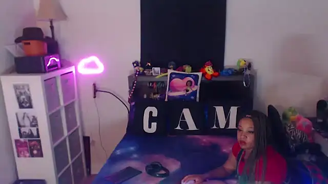 Snapshot of temptressbeauty24 chatting on 28, 2, 2026 temptressbeauty24 online show from 28, 2, 2026