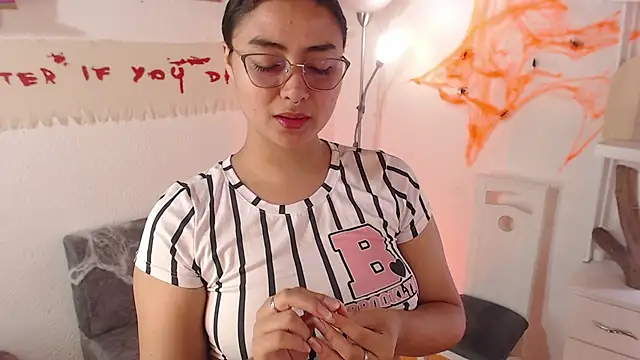  Kim  M online show from 25, 10, 2025