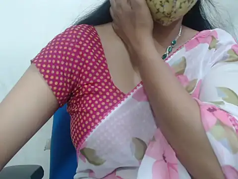 Lovely Siri 23 online show from 28, 10, 2025