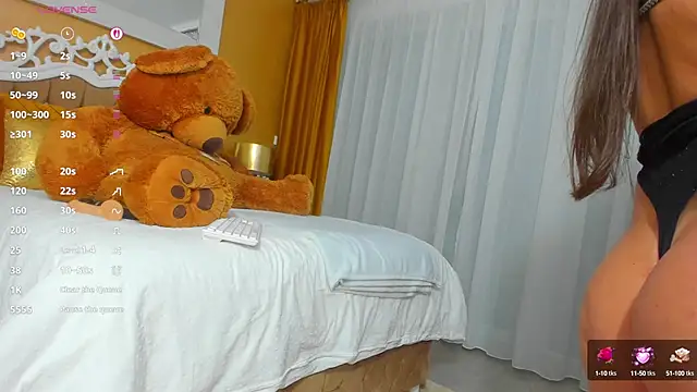 Snapshot of GoldenCaroline chatting on 22, 10, 2025 GoldenCaroline online show from 22, 10, 2025