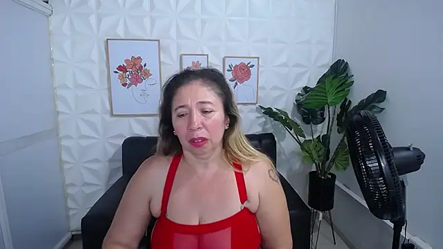 Valentinaa mature online show from 14, 2, 2025
